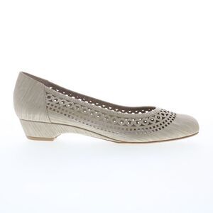 Ros Hommerson Womens Tina Beige Shoes (NWT)